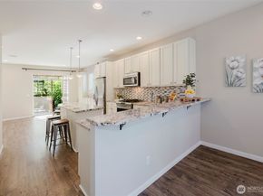 34103 10th Court SW, Federal Way WA 98023