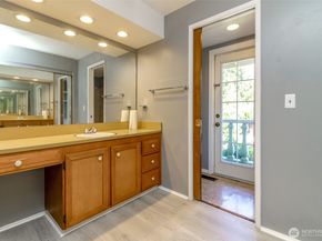 14823 SE 172nd Place, Renton WA 98058