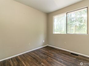 14823 SE 172nd Place, Renton WA 98058