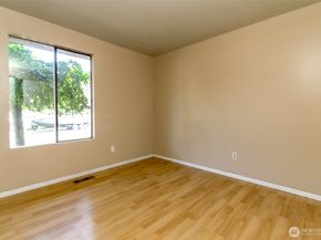 14823 SE 172nd Place, Renton WA 98058