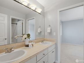 1426 235th Place SE, Sammamish WA 98075
