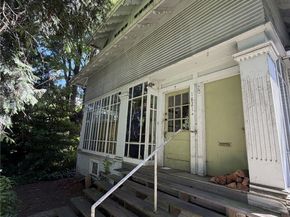 1821 E Howell Street, Seattle WA 98122
