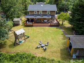 9762 NE Pine Street, Bainbridge Island WA 98110