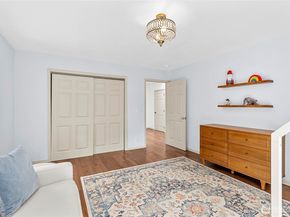 9762 NE Pine Street, Bainbridge Island WA 98110