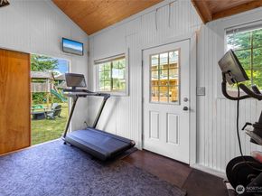 9762 NE Pine Street, Bainbridge Island WA 98110