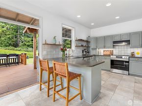 9762 NE Pine Street, Bainbridge Island WA 98110