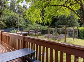 9762 NE Pine Street, Bainbridge Island WA 98110