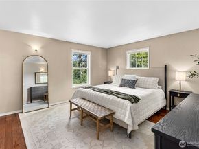 9762 NE Pine Street, Bainbridge Island WA 98110