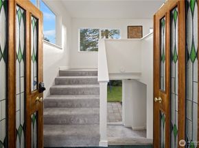 16518 Stone Ave N, Shoreline WA 98133
