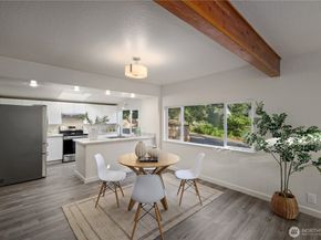 16518 Stone Ave N, Shoreline WA 98133