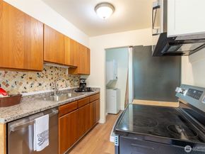 4733 Terrace Drive NE 4733, Seattle WA 98105