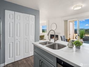 3809 131st Lane SE J2, Bellevue WA 98006