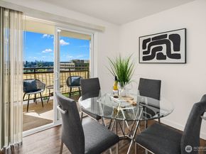 3809 131st Lane SE J2, Bellevue WA 98006