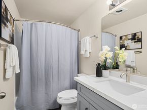 3809 131st Lane SE J2, Bellevue WA 98006