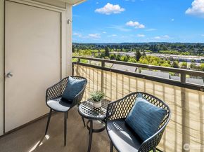 3809 131st Lane SE J2, Bellevue WA 98006