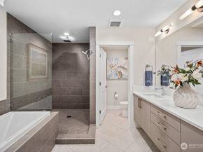 11223 NE 13th Lane, Bellevue WA 98004