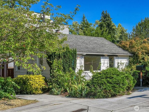 9118 Linden Avenue N, Seattle WA 98103