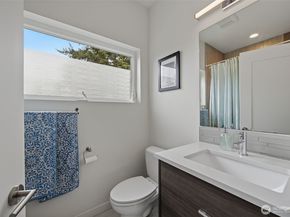 9007 Sand Point Way NE, Seattle WA 98115