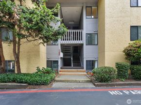 11630 100th Avenue NE B319, Kirkland WA 98034