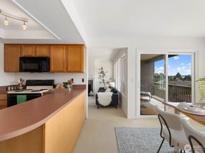 11630 100th Avenue NE B319, Kirkland WA 98034