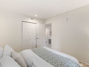 11630 100th Avenue NE B319, Kirkland WA 98034