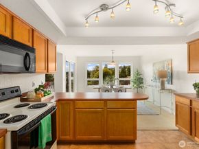 11630 100th Avenue NE B319, Kirkland WA 98034