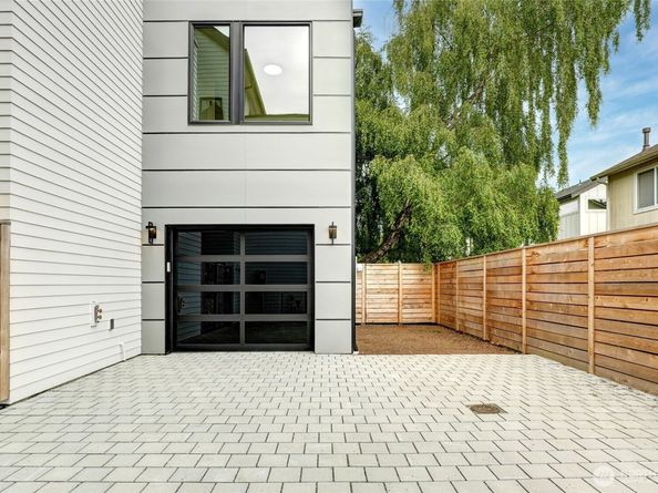 8750 13th Avenue NW C, Seattle WA 98117