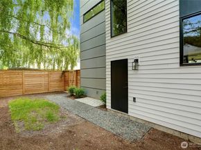 8750 13th Avenue NW C, Seattle WA 98117