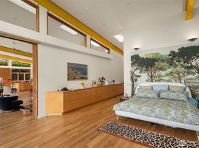 Undisclosed Address #2531459, Mercer Island WA 98040