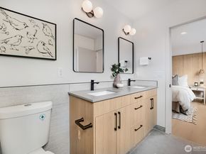 2626 58th Avenue SW B, Seattle WA 98116