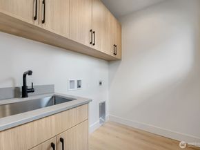 2626 58th Avenue SW B, Seattle WA 98116