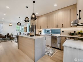2626 58th Avenue SW B, Seattle WA 98116