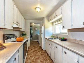 22910 Edmonds Way, Edmonds WA 98020
