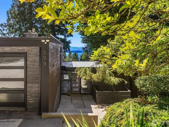 899 NW Elford Drive, Seattle WA 98177