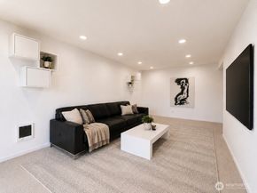 811 126th Place NE A204, Bellevue WA 98005