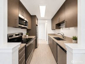 811 126th Place NE A204, Bellevue WA 98005