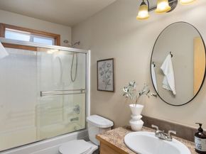 10717 Phinney Avenue N, Seattle WA 98133