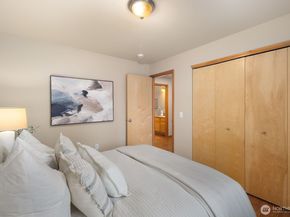 10717 Phinney Avenue N, Seattle WA 98133