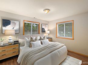 10717 Phinney Avenue N, Seattle WA 98133