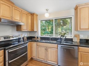 9216 169th Place NE, Redmond WA 98052