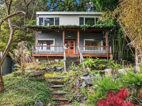 10751 Lakeside Avenue NE, Seattle WA 98125