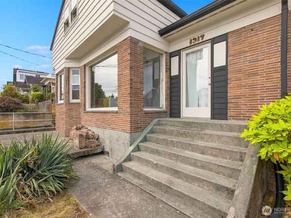 1317 California Avenue SW, Seattle WA 98116