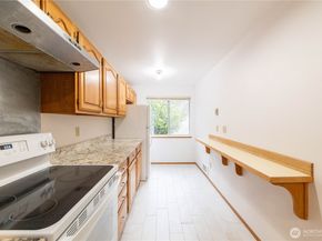 15307 15th Avenue NE 7, Shoreline WA 98155