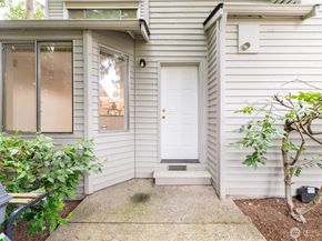15307 15th Avenue NE 7, Shoreline WA 98155