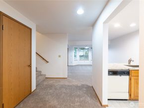 15307 15th Avenue NE 7, Shoreline WA 98155
