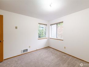 15307 15th Avenue NE 7, Shoreline WA 98155