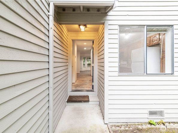15307 15th Avenue NE 7, Shoreline WA 98155
