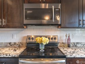 7063 E Nightingale Street, Port Orchard WA 98366
