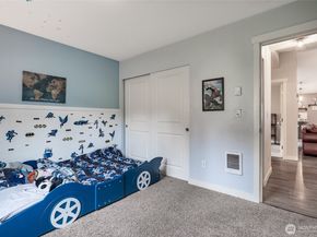 7063 E Nightingale Street, Port Orchard WA 98366