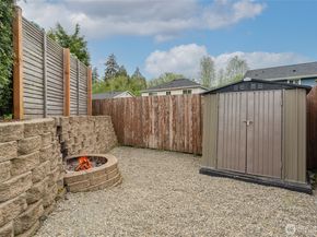 7063 E Nightingale Street, Port Orchard WA 98366